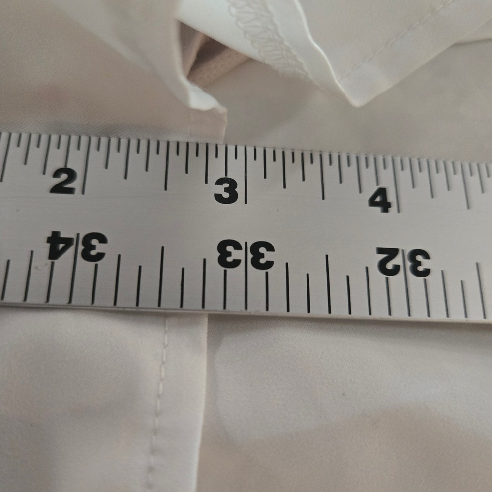 All in Motion Shorts Womens Medium White Run Mid Rise Smocked Waist 3" Inseam - Picture 7 of 11